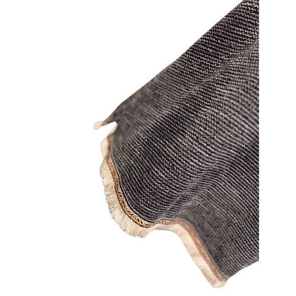 hem & thread sleeveless top - Picture 3 of 8